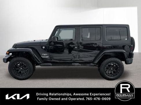 Used 2018 Jeep Wrangler Unlimited Sahara w/ Connectivity Group image 6