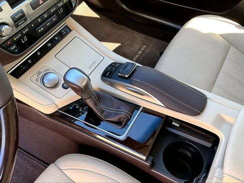 Used 2017 Lexus ES 350 image 17