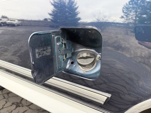 Used 1993 Ford F250 XLT 2dr 4WD Extended Cab LB HD image 74