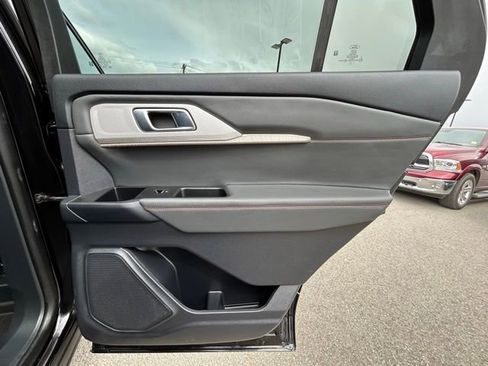 Used 2025 Ford Explorer Active w/ Active Comfort Package AWD/4WD image 42