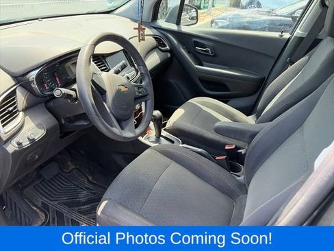 Used 2020 Chevrolet Trax LS AWD/4WD image 4