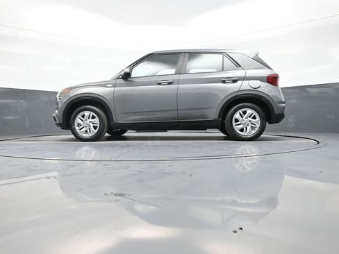 Used 2023 Hyundai Venue SE w/ Cargo Package image 32