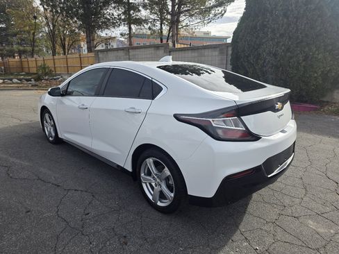 Used 2017 Chevrolet Volt LT w/ Comfort Package image 3