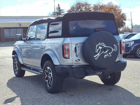 Used 2023 Ford Bronco Outer Banks image 3