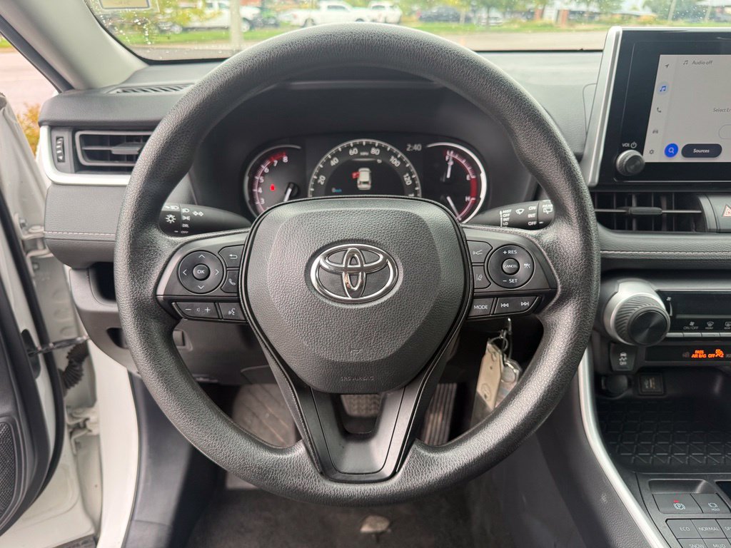Used 2025 Toyota RAV4 LE AWD/4WD image 12
