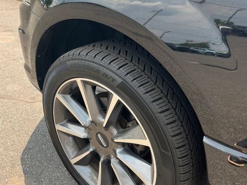 Used 2017 Lincoln Navigator Reserve AWD/4WD image 3