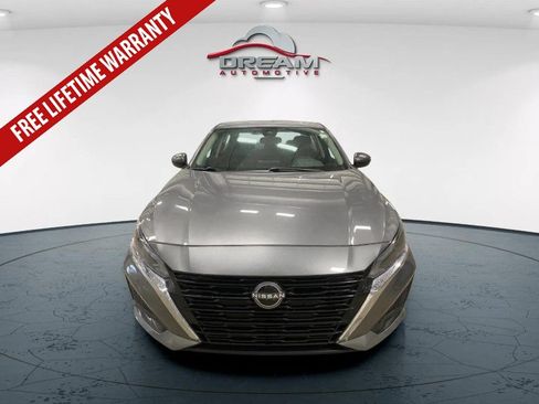 Used 2025 Nissan Altima 2.5 SV AWD/4WD image 3