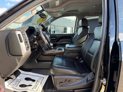 Used 2018 GMC Sierra 2500 SLT w/ Snow Plow Prep Package AWD/4WD image 15