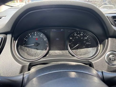 Used 2019 Nissan Rogue Sport SV w/ Technology Package FWD image 29