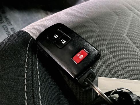 Used 2021 Toyota Tacoma TRD Sport w/ Technology Package image 12