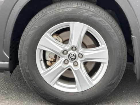 Used 2021 Toyota Highlander LE AWD/4WD image 43