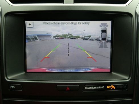 Used 2018 Ford Explorer XLT w/ Equipment Group 202A FWD image 32
