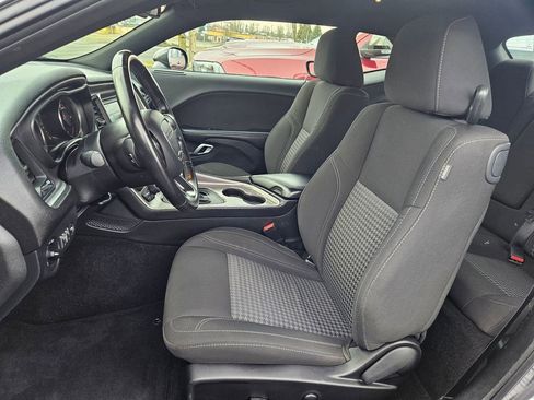 Used 2022 Dodge Challenger SXT RWD image 14