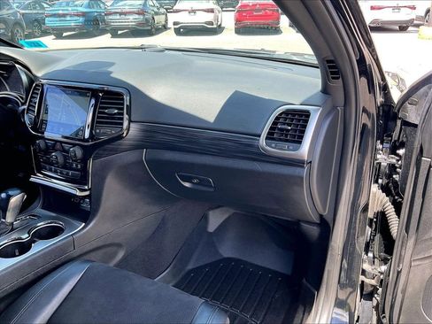Used 2022 Jeep Grand Cherokee Laredo X AWD/4WD image 12