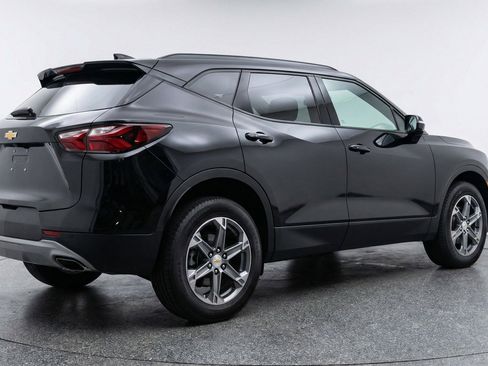 Used 2025 Chevrolet Blazer LT image 9