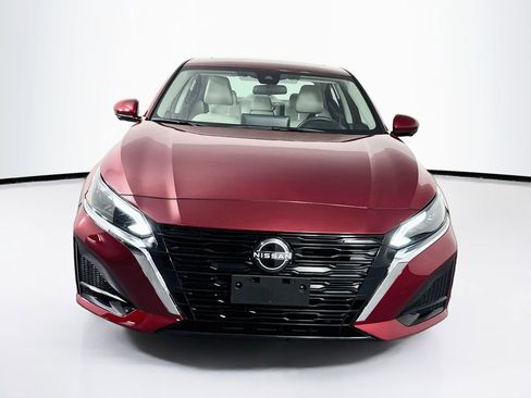 Used 2023 Nissan Altima 2.5 SL FWD image 2