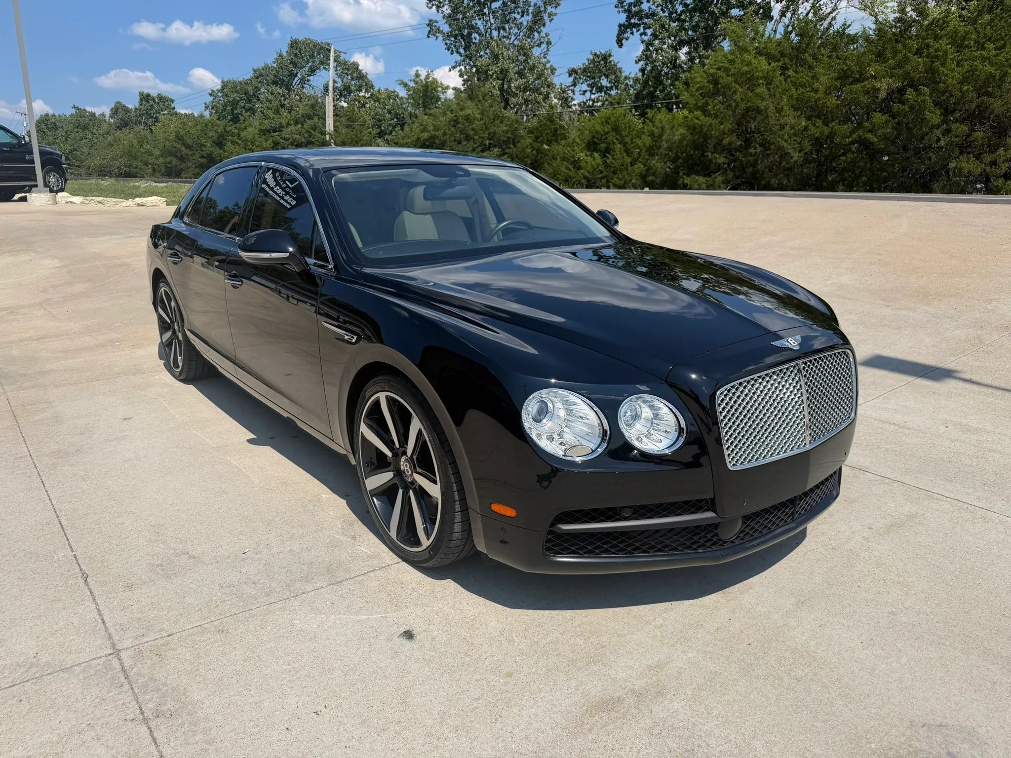 Used 2015 Bentley Flying Spur V8 AWD/4WD image 3
