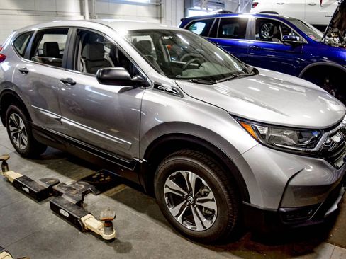 Used 2017 Honda CR-V LX image 4