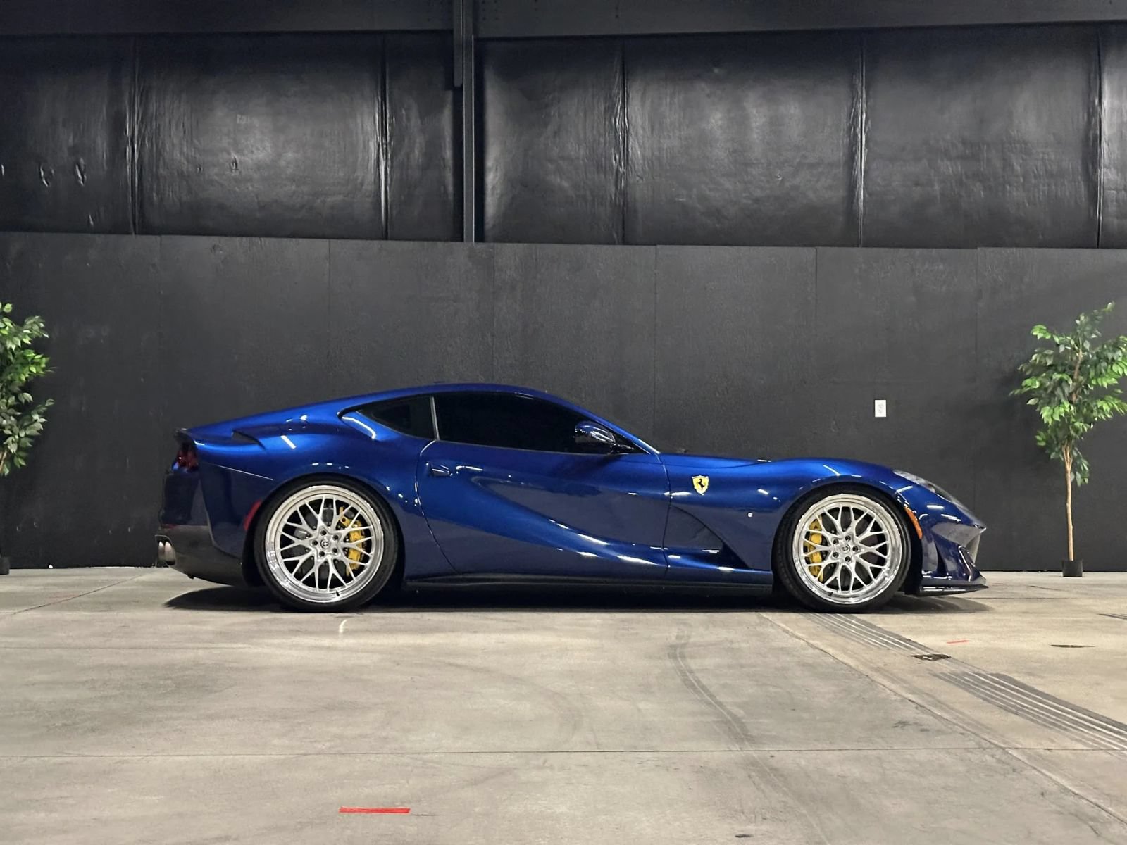 Used 2018 Ferrari 812 Superfast RWD image 30