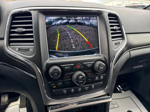 Used 2018 Jeep Grand Cherokee Limited image 33