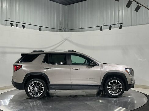 Used 2025 GMC Terrain Elevation w/ Elevation Premium Package AWD/4WD image 10