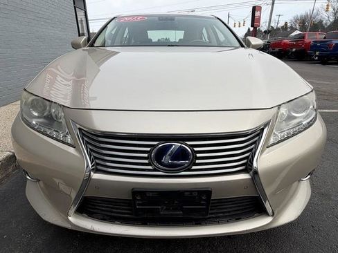 Used 2013 Lexus ES 300h image 4