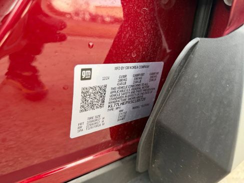 Used 2025 Chevrolet Trax LT image 27