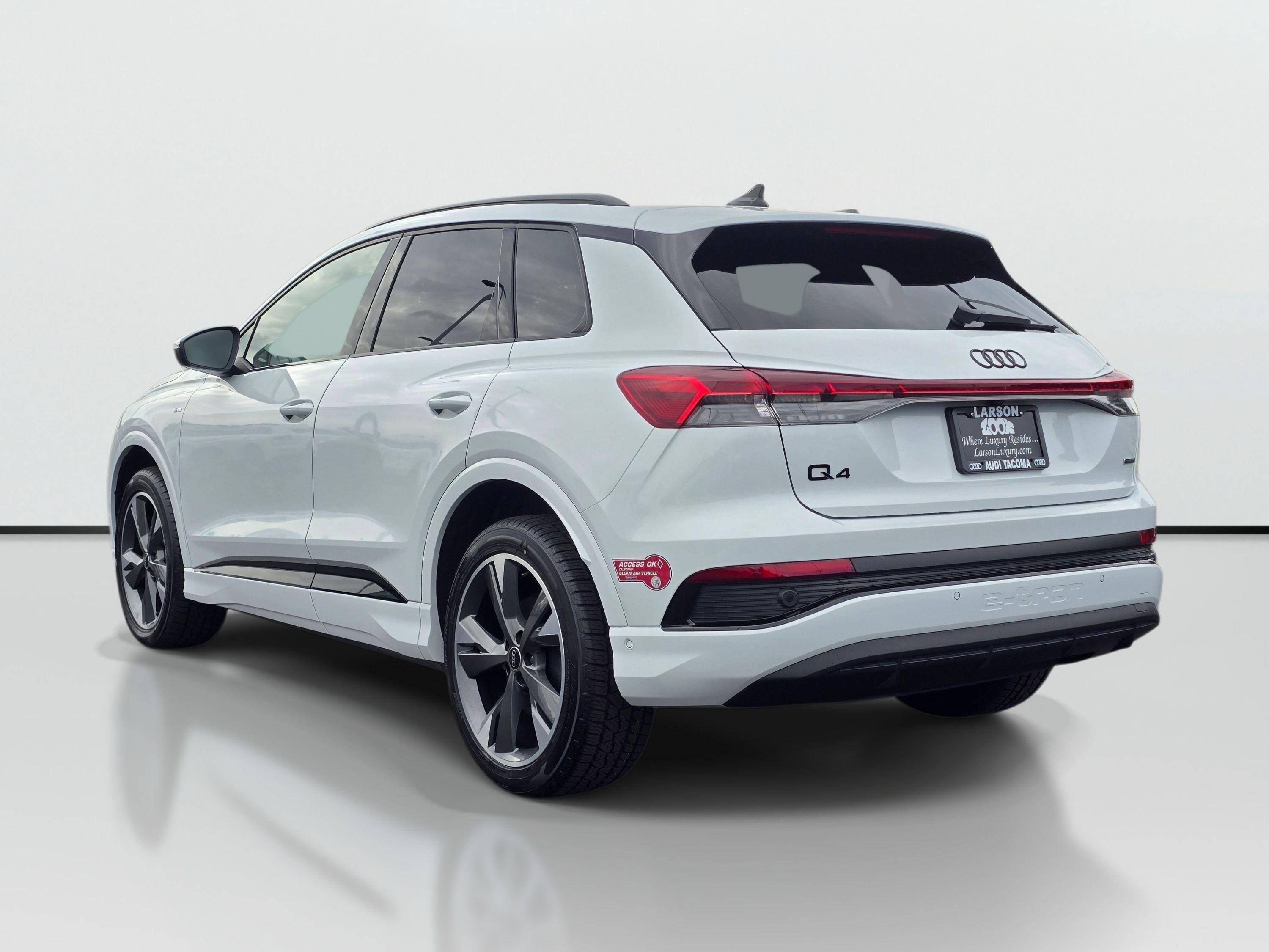 Used 2023 Audi Q4 e-tron Prestige w/ Black Optic Package AWD/4WD image 3