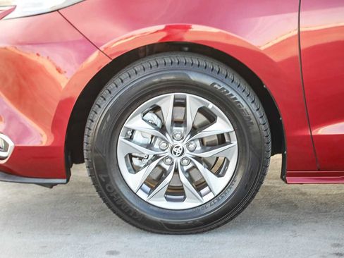 Used 2023 Toyota Sienna XLE image 10