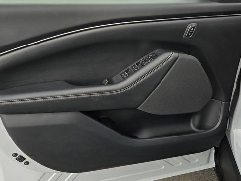Used 2023 Ford Mustang Mach-E Select RWD image 9