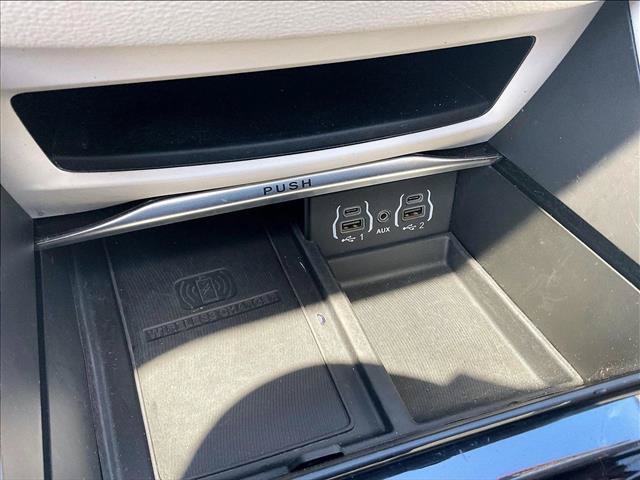 Used 2022 Chrysler Pacifica Limited FWD image 26