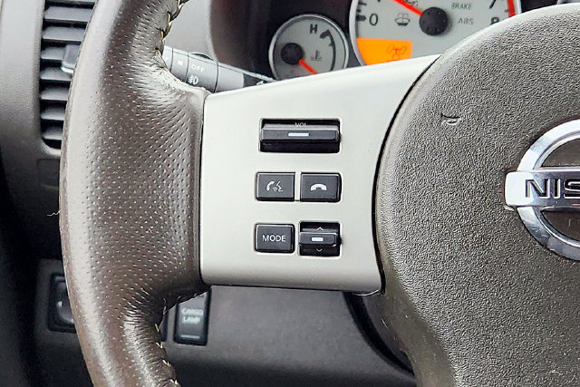 Used 2018 Nissan Frontier PRO-4X AWD/4WD image 12