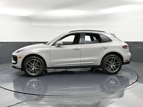 Certified 2026 Porsche Macan AWD/4WD image 2