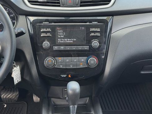 Used 2015 Nissan Rogue S FWD image 13