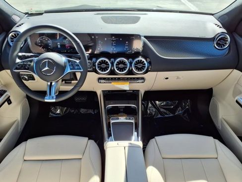 New 2025 Mercedes-Benz GLA 250 4MATIC image 4