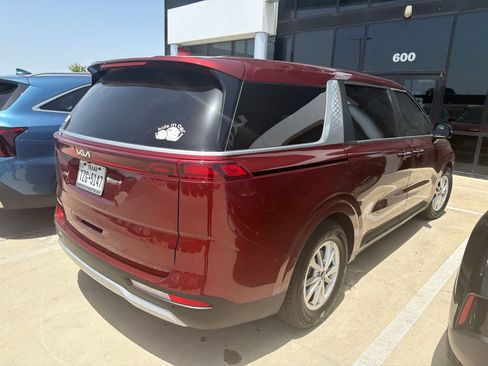 Certified 2024 Kia Carnival LX FWD image 5