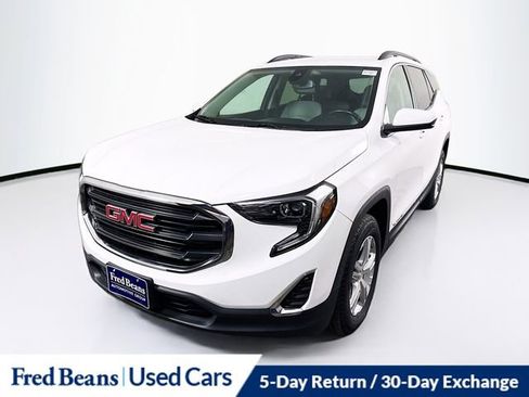 Used 2020 GMC Terrain SLE w/ Driver Convenience Package image 3
