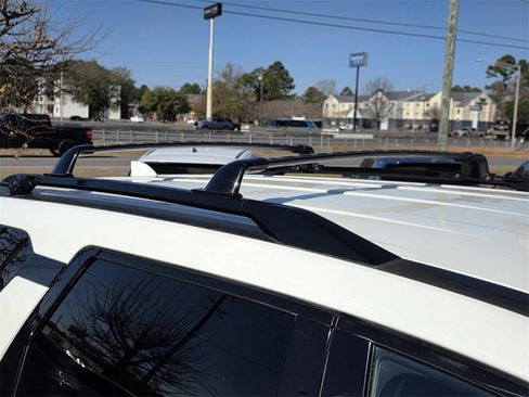 Used 2024 Nissan Pathfinder SV image 29