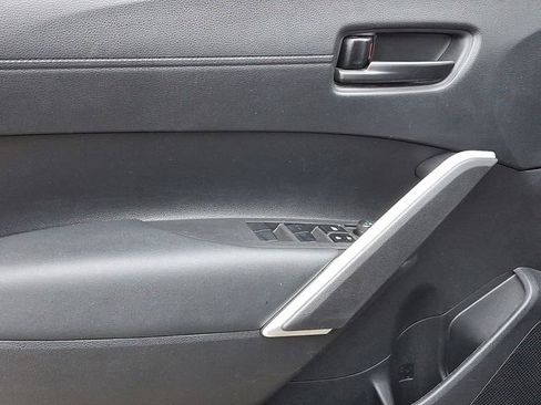Used 2024 Toyota Corolla Cross LE image 16