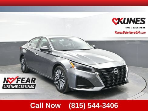 Used 2025 Nissan Altima 2.5 SV FWD image 1
