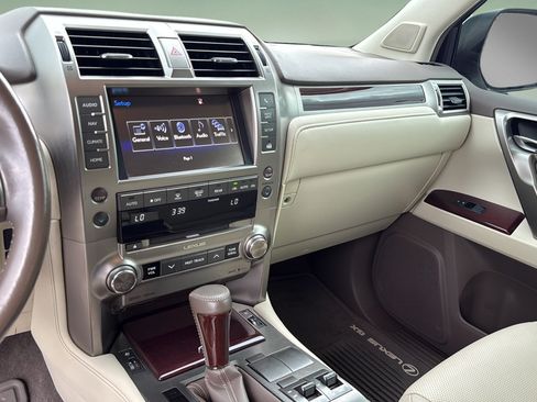 Used 2018 Lexus GX 460 Premium AWD/4WD image 25