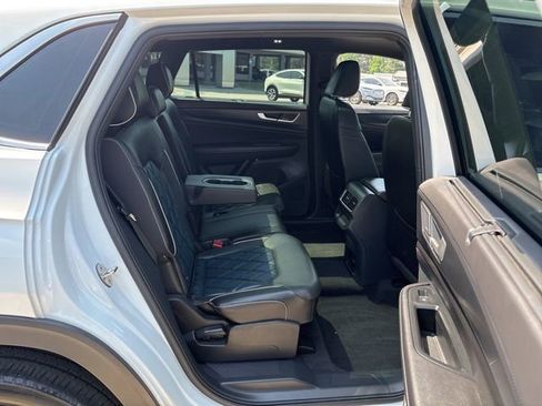 Used 2024 Volkswagen Atlas Cross Sport SEL Premium R-Line AWD/4WD image 24