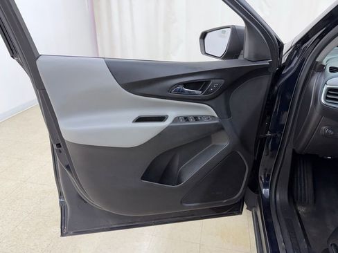 Used 2021 Chevrolet Equinox LS w/ LS Convenience Package image 17