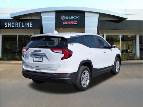 Used 2023 GMC Terrain SLE AWD/4WD image 3
