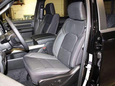 New 2026 RAM 1500 4x4 Crew Cab image 25