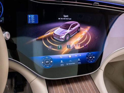 Used 2023 Mercedes-Benz EQS 580 4MATIC SUV image 36