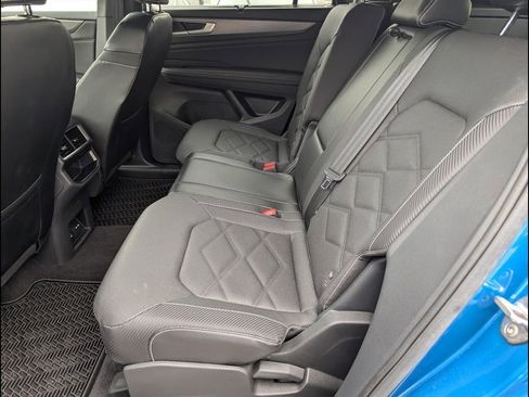 Used 2024 Volkswagen Atlas Cross Sport SE image 8