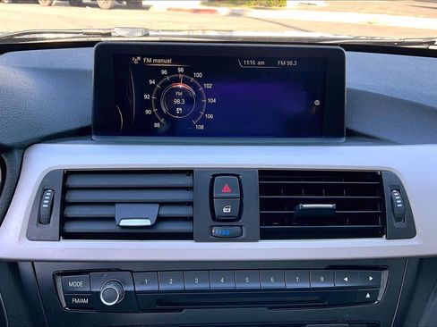 Used 2014 BMW 320i Sedan image 6