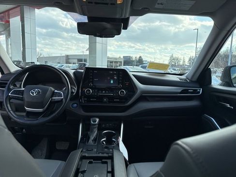 Used 2022 Toyota Highlander Bronze Edition image 32