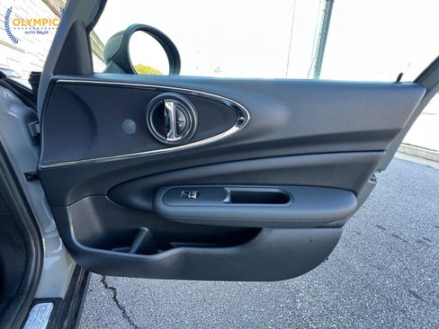 Used 2017 MINI Cooper Clubman ALL4 w/ Premium Package image 45